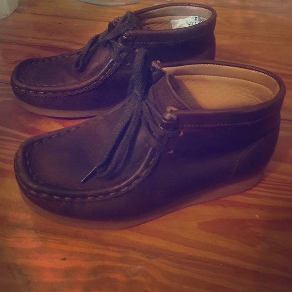 toddler boy clarks wallabees